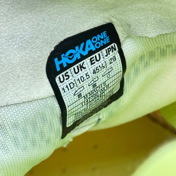 Athletic_Shoes